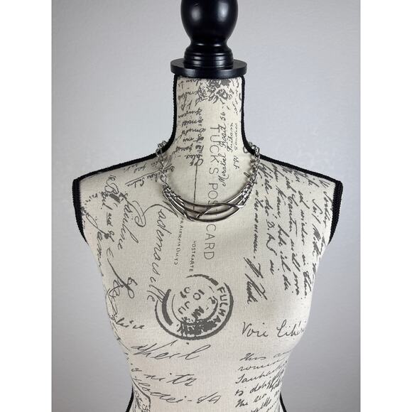 B24 MONET Silver Tone Chocker Collar Necklace Audrey Hepburn Style Vintage - Picture 4 of 8